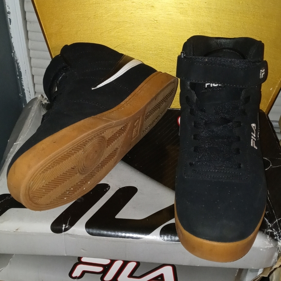 New F-13 Fila Sneakers - Picture 2 of 7